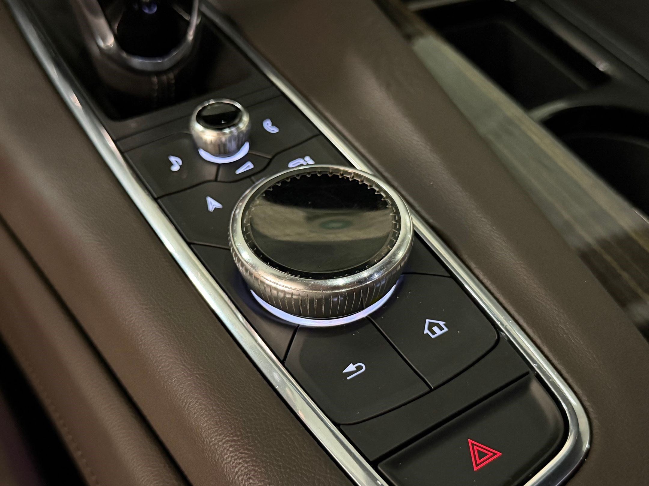 Used 2021 Cadillac Escalade ESV Premium Luxury w/ Driver Assist Tech Package AWD/4WD image 20