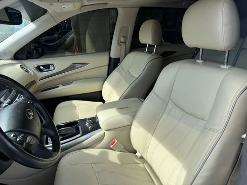 Used 2019 INFINITI QX60 Luxe w/ Essential Package image 16