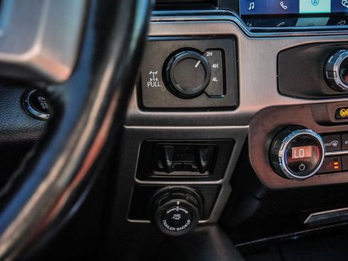 Used 2022 Ford F250 Platinum w/ FX4 Off-Road Package image 29