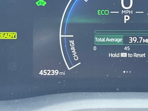 Used 2025 Toyota Camry SE FWD image 24