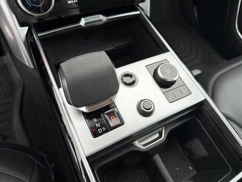 Used 2023 Land Rover Range Rover SE image 19