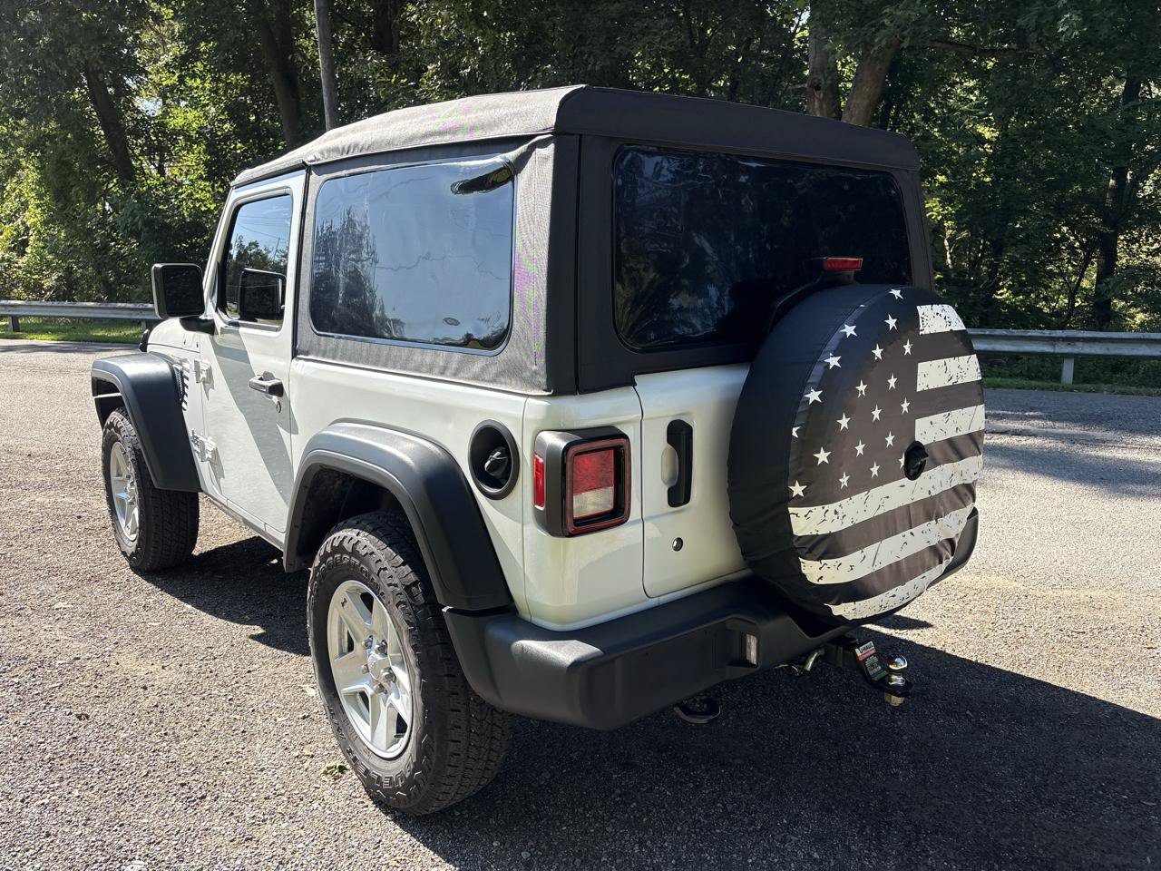 Used 2019 Jeep Wrangler Sport AWD/4WD image 7