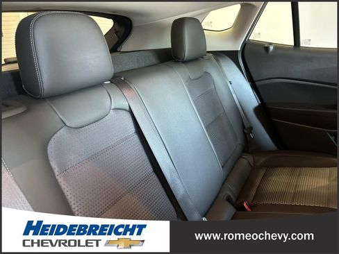 Used 2024 Chevrolet Trax LT w/ Driver Confidence Package FWD image 32