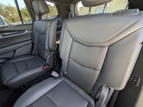 Used 2020 Cadillac XT6 Premium Luxury image 29