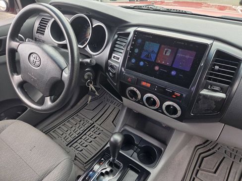 Used 2011 Toyota Tacoma 4x4 Regular Cab image 11