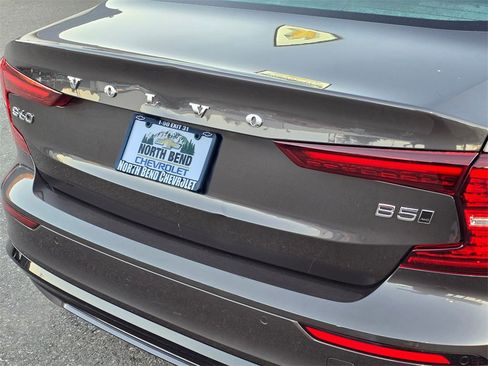 Used 2025 Volvo S60 B5 Core image 13