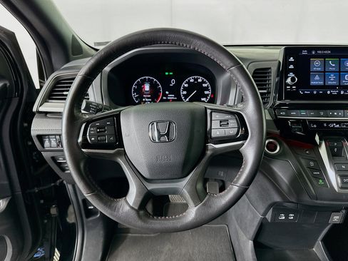 Used 2025 Honda Odyssey Sport-L image 18