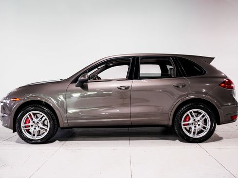 Used 2013 Porsche Cayenne Turbo AWD/4WD image 7