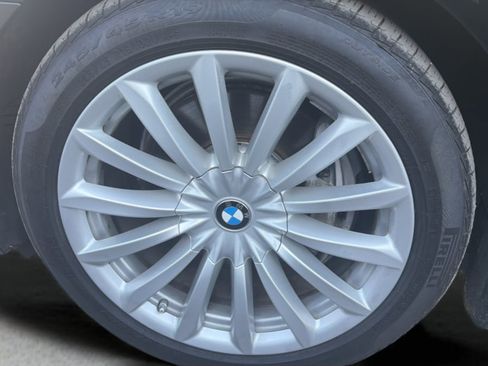 Used 2018 BMW 740i xDrive w/ Executive Package image 24