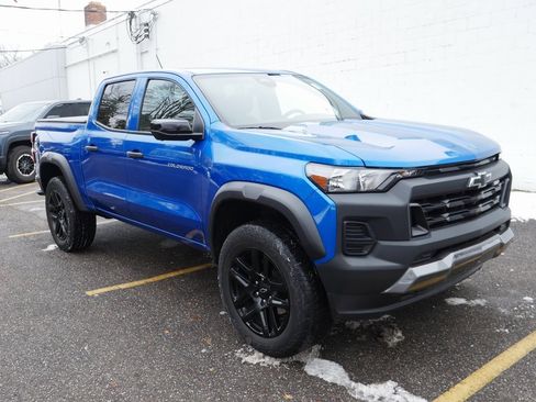 Used 2023 Chevrolet Colorado Trail Boss w/ Technology Package image 2