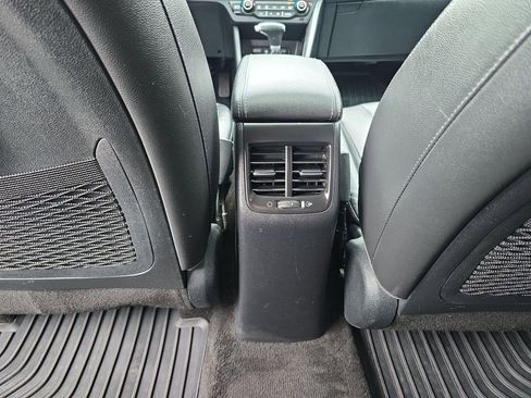 Used 2017 Kia Niro Touring image 26