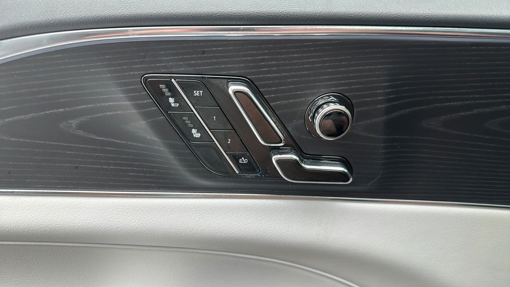 Used 2024 Cadillac Lyriq Sport AWD/4WD image 21