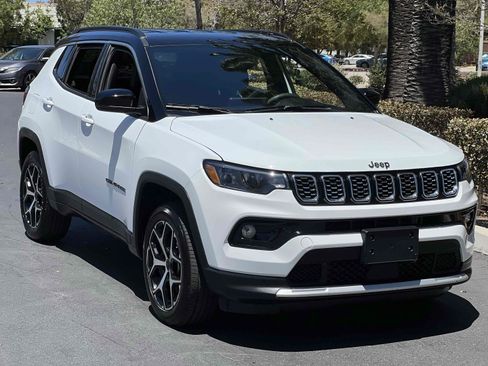Used 2025 Jeep Compass Limited AWD/4WD image 20