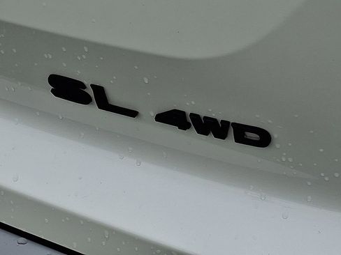 Used 2023 Nissan Pathfinder SL w/ Black Appearance Package image 32