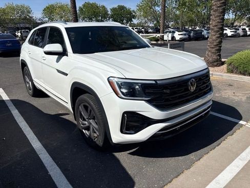 Used 2024 Volkswagen Atlas Cross Sport SEL R-Line image 5