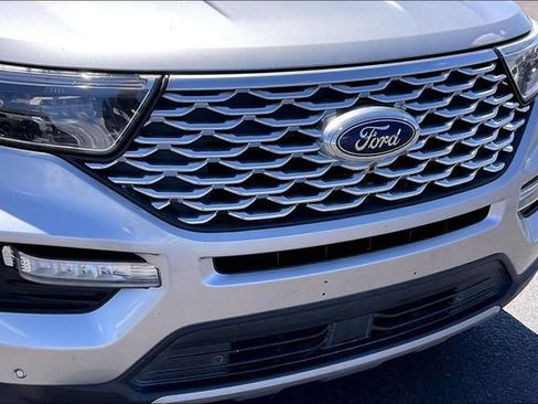 Used 2020 Ford Explorer Platinum w/ Premium Technology Package AWD/4WD image 29