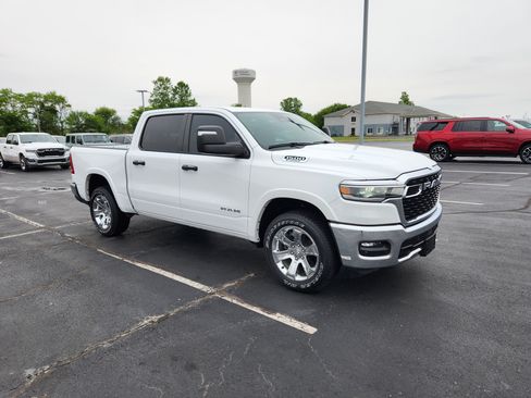 Used 2025 RAM 1500 Big Horn AWD/4WD image 9