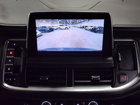 Used 2021 Chevrolet Suburban Z71 image 35