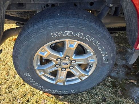 Used 2021 Ford F150 Lariat image 7