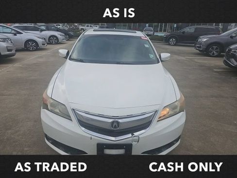 Used 2014 Acura ILX w/ Technology Package FWD image 2