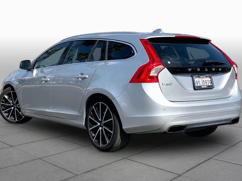 Used 2016 Volvo V60 T5 Premier w/ Convenience Package image 10