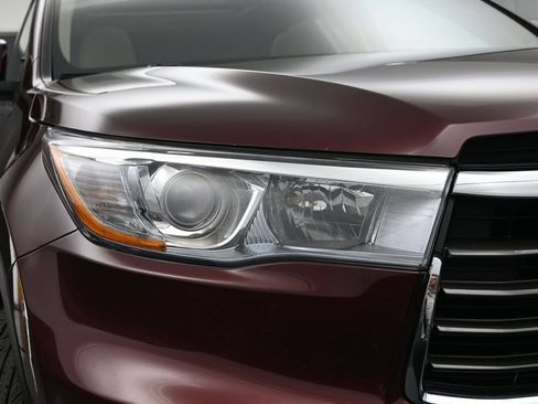 Used 2014 Toyota Highlander Limited Platinum AWD/4WD image 4