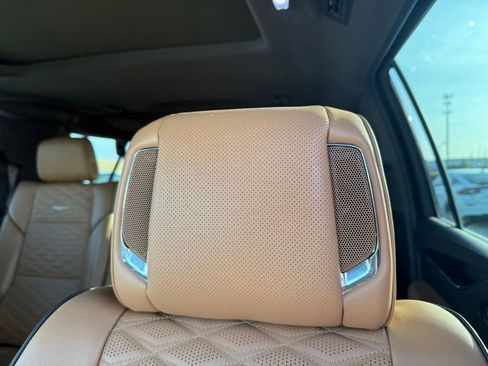 Used 2023 Cadillac Escalade ESV Premium Luxury image 28