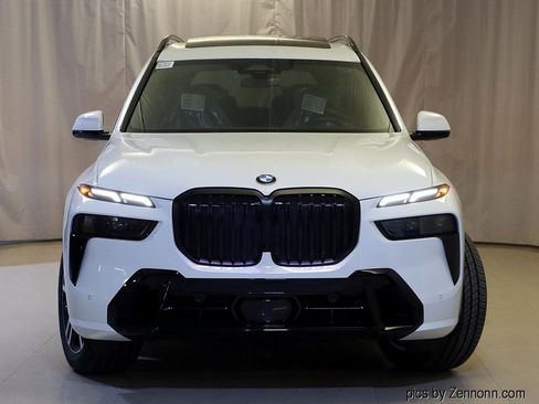 Used 2026 BMW X7 xDrive40i w/ M Sport Package image 5