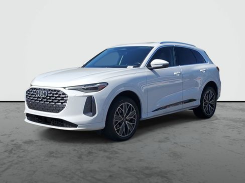 Used 2025 Audi Q5 Premium Plus w/ Premium Plus AWD/4WD image 2