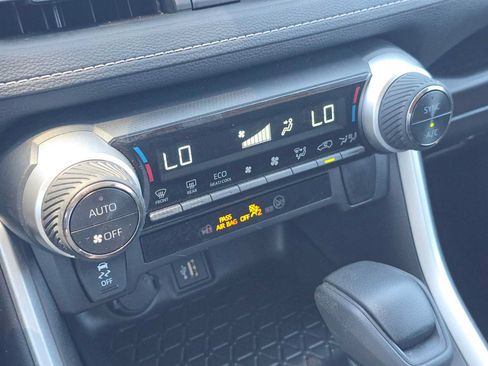 Certified 2025 Toyota RAV4 LE AWD/4WD image 32