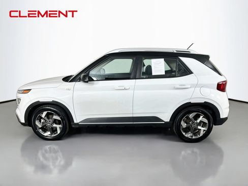 Used 2023 Hyundai Venue Limited FWD image 5