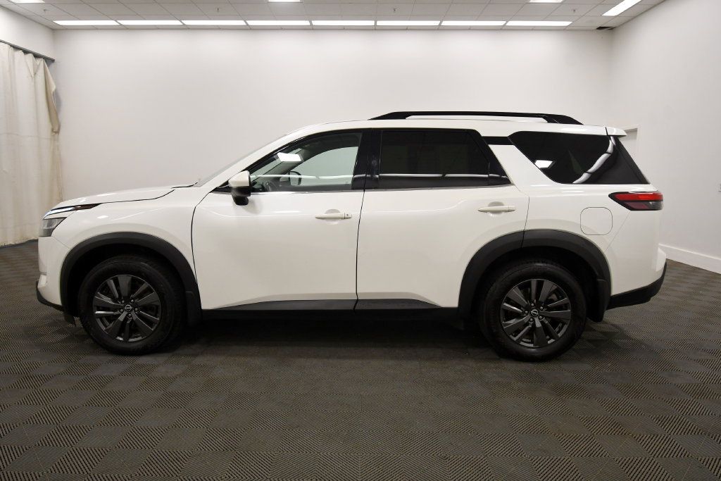 Used 2022 Nissan Pathfinder SV w/ SV Premium Package AWD/4WD image 4
