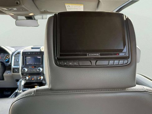 Used 2015 Ford F150 Lariat w/ Equipment Group 502A Luxury AWD/4WD image 17