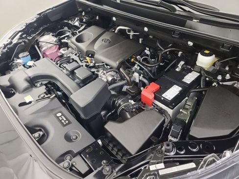 Used 2025 Toyota RAV4 XLE image 36