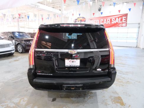 Used 2017 Cadillac Escalade ESV Platinum image 9