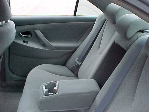 Used 2009 Toyota Camry FWD image 13