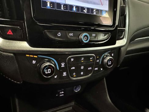 Used 2023 Chevrolet Traverse Premier image 16