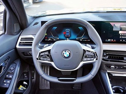 Used 2025 BMW 330i xDrive Sedan w/ Convenience Package image 20