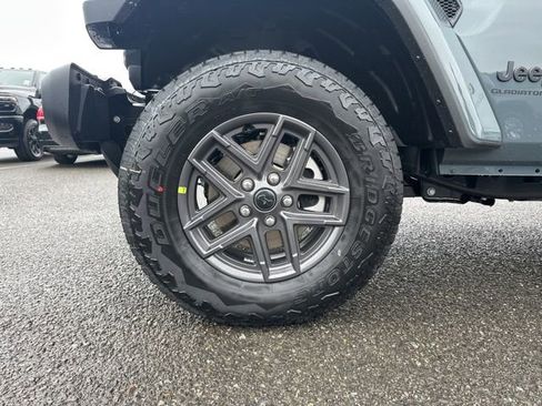 New 2026 Jeep Gladiator Sport image 9
