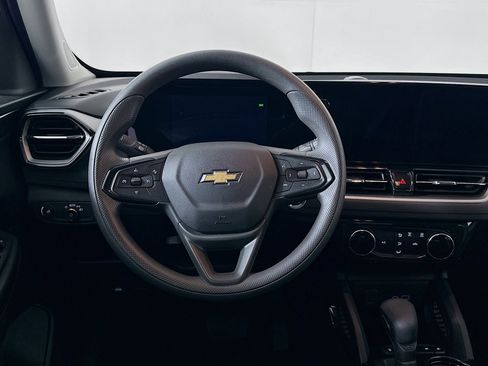 Used 2025 Chevrolet TrailBlazer LT FWD image 17
