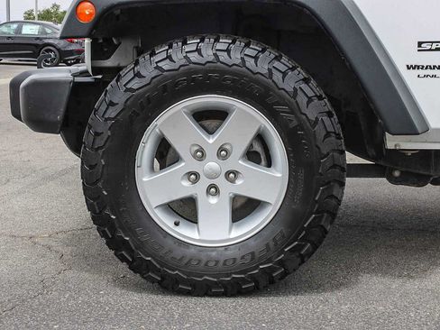 Used 2018 Jeep Wrangler Unlimited Sport S AWD/4WD image 11