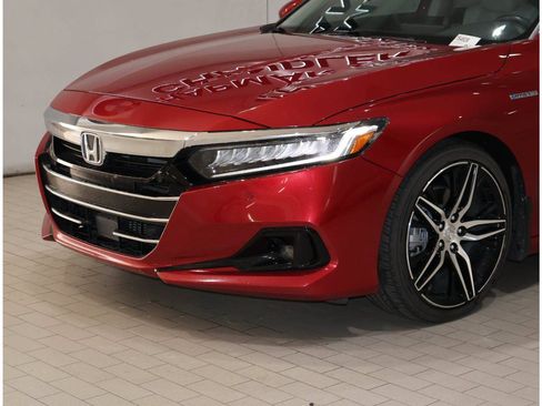 Used 2021 Honda Accord Touring image 2