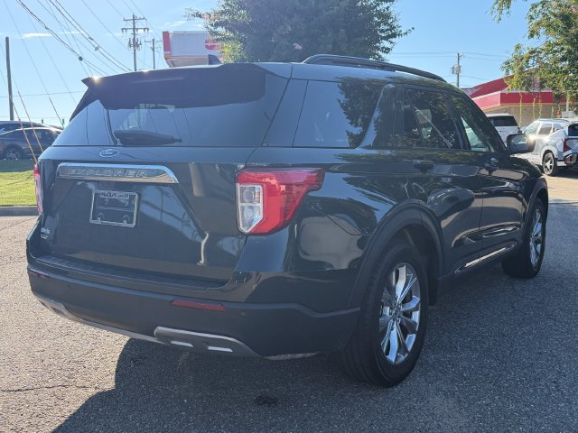 Used 2024 Ford Explorer XLT w/ Equipment Group 202A RWD image 5