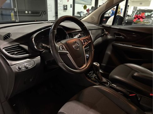 Used 2022 Buick Encore Preferred w/ Safety Package image 12
