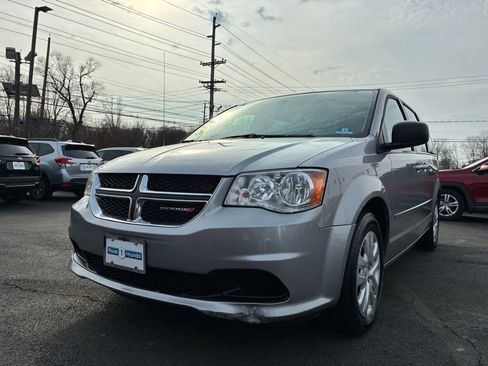 Used 2017 Dodge Grand Caravan SE w/ Power Window Group image 3