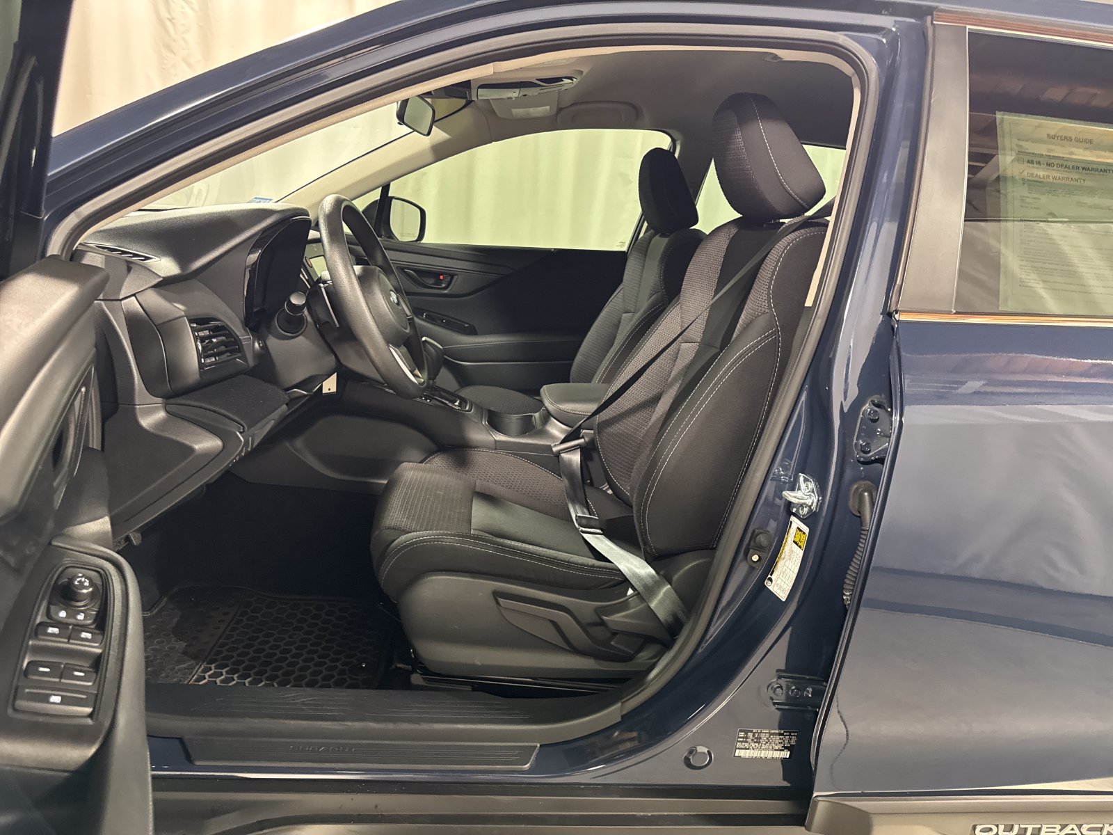 Used 2025 Subaru Outback AWD/4WD image 3