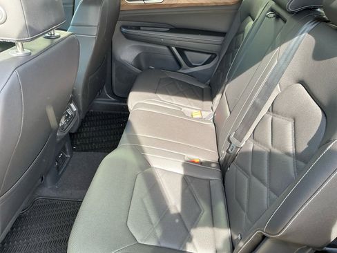 New 2026 Volkswagen Atlas SE image 12