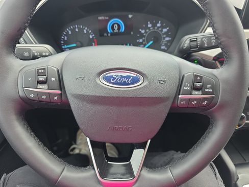 Used 2022 Ford Escape SE w/ SE Sport Appearance Package image 8