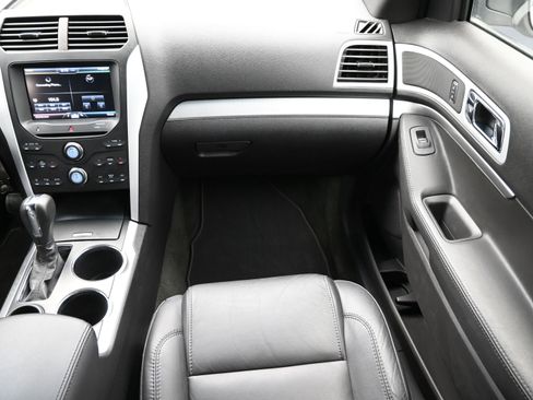 Used 2011 Ford Explorer XLT w/ 202A Rapid Spec Order Code image 34