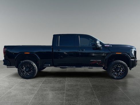 Used 2025 GMC Sierra 2500 AT4 w/ AT4 Premium Plus Package AWD/4WD image 9
